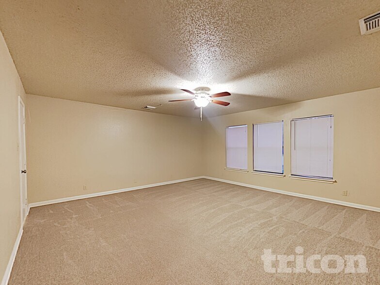 Building Photo - 7511 Micron Dr