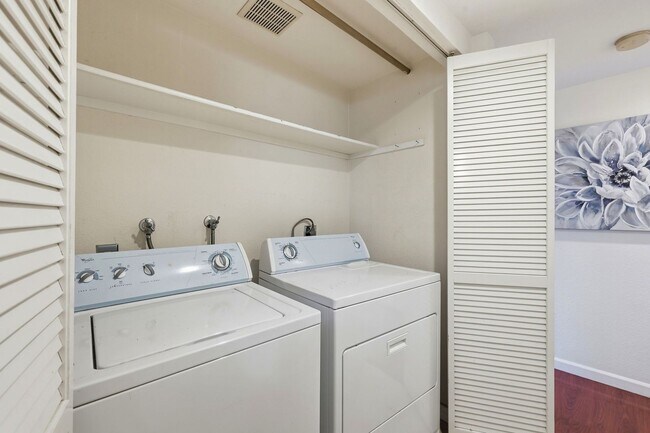 Building Photo - 20740 Celeste Cir