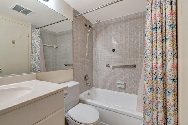 Building Photo - 4050 Cornwall C