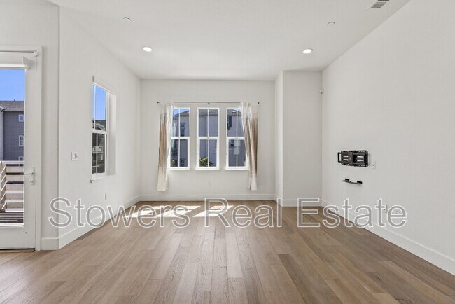 Building Photo - 2012 Confidence Wy