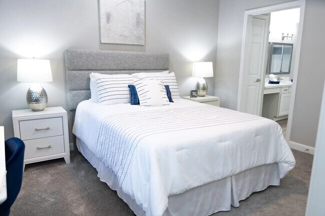 Building Photo - Where Style Meets Sophistication!