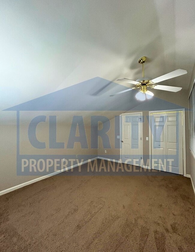 Building Photo - 3-bedroom condo w/ attached garage!