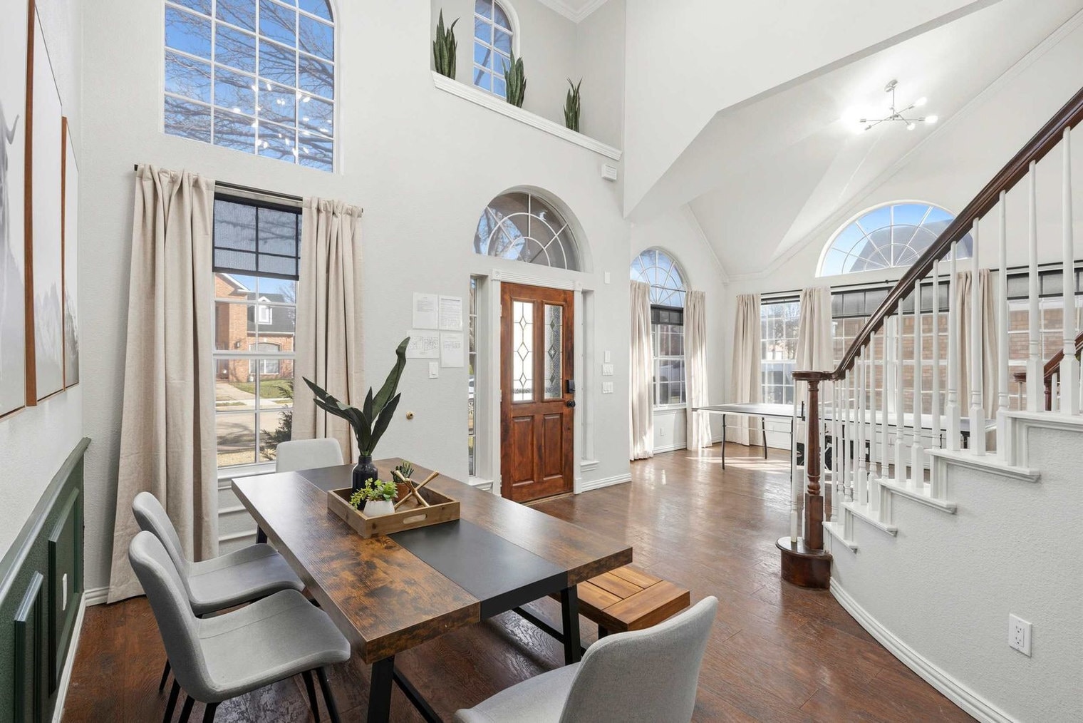 Building Photo - 5717 Christy Ln