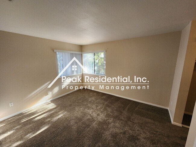 Building Photo - 3715 Tallyho Dr