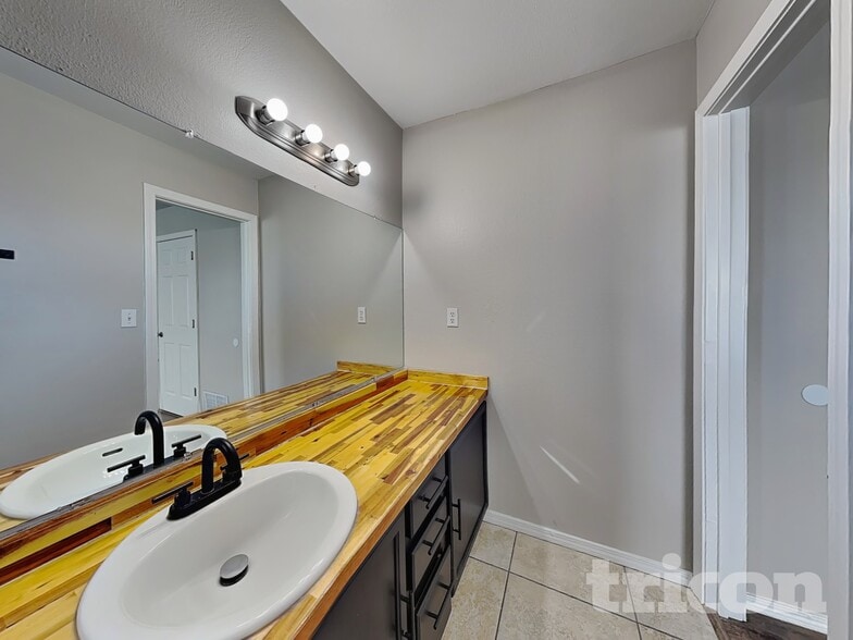 Building Photo - 7609 Snowy Egret Ct NW