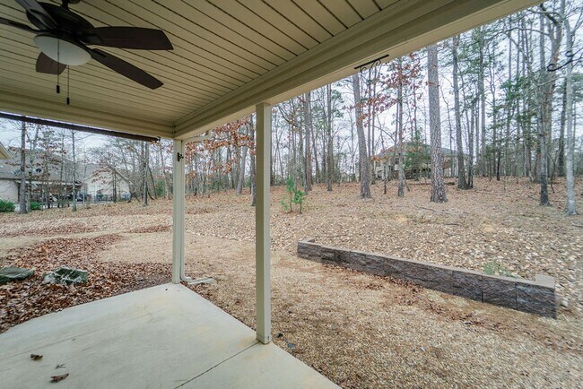 Building Photo - Charming 4 bedroom, 2 bathroom located in the picturesque Hot Springs Village