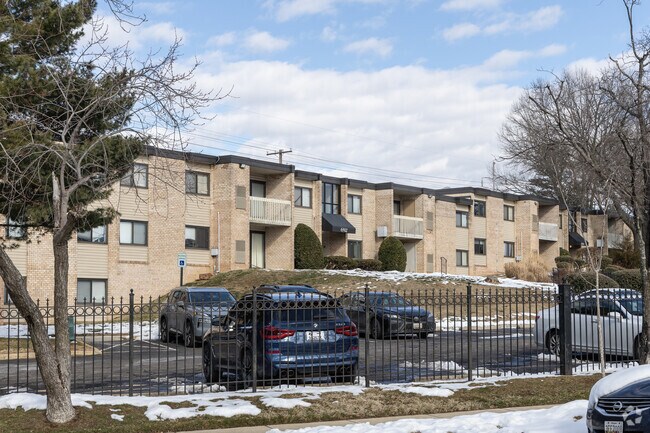 6310 Hil-Mar Dr - Burgundy Park