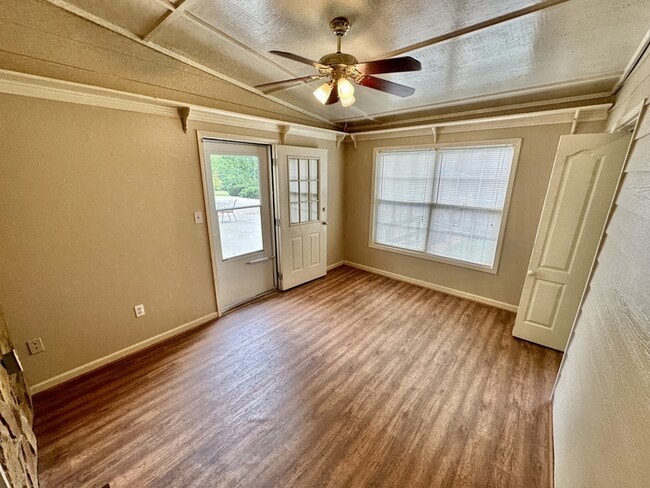 Building Photo - 20 Coffey Ln