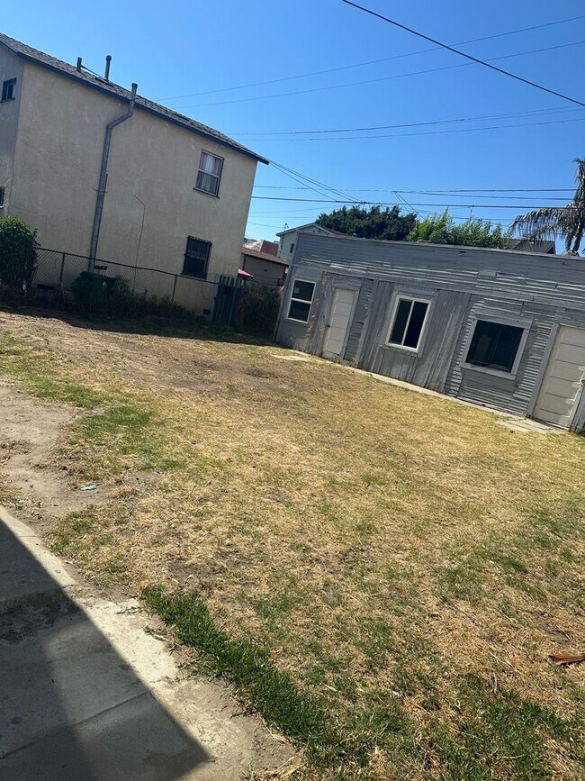 Building Photo - Beautifully Remodeled 4-Bedroom, 2-Bathroom Single-Family Home