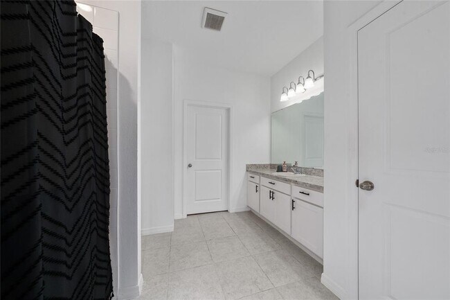 Building Photo - 5864 Bovine Dr