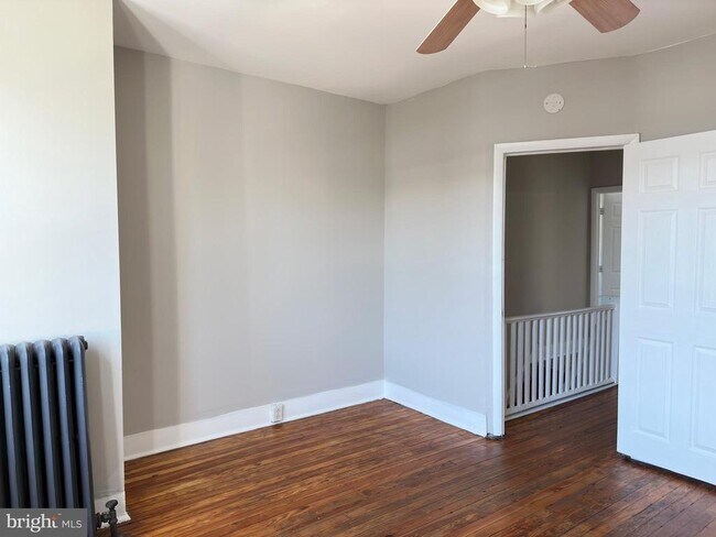 Building Photo - 1422 S Patton St