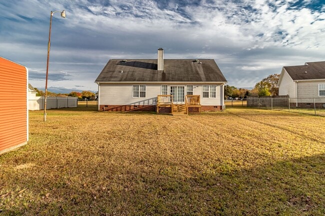 Building Photo - MUST SEE 3 BR | 2 BA w/ Finished Bonus Room *Pikeville school district*