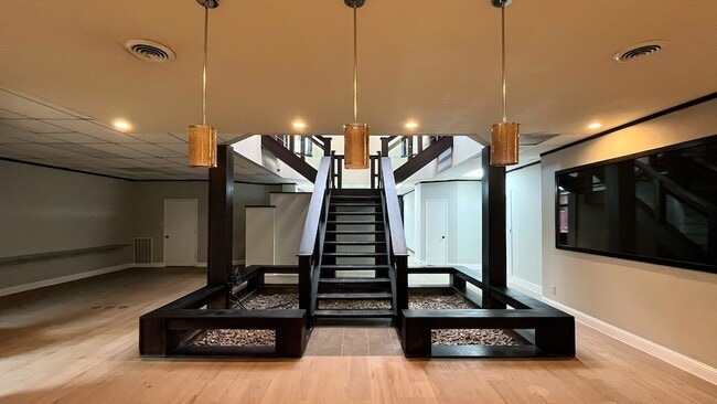 Building Photo - 9220 Rasmus Dr