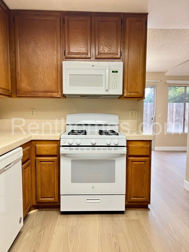 Building Photo - 10594 Dabney Dr