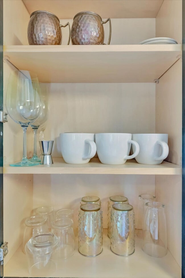 Building Photo - 2529 Croton Ave