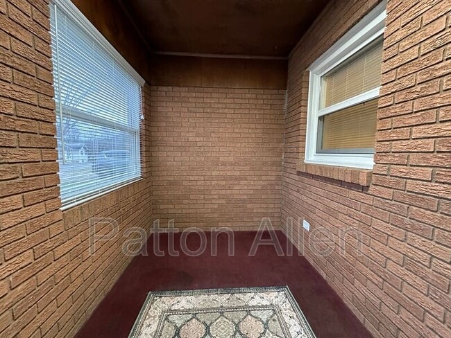 Building Photo - 35 Olivette Rd