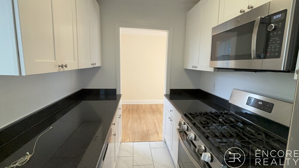 Building Photo - 72 Saint Paul St