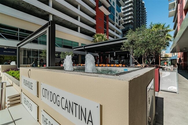 Building Photo - 1208 E Kennedy Blvd