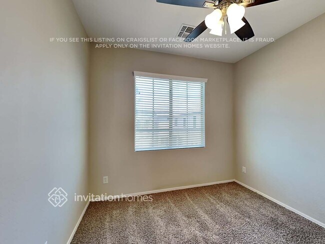 Building Photo - 3523 S Swan Dr