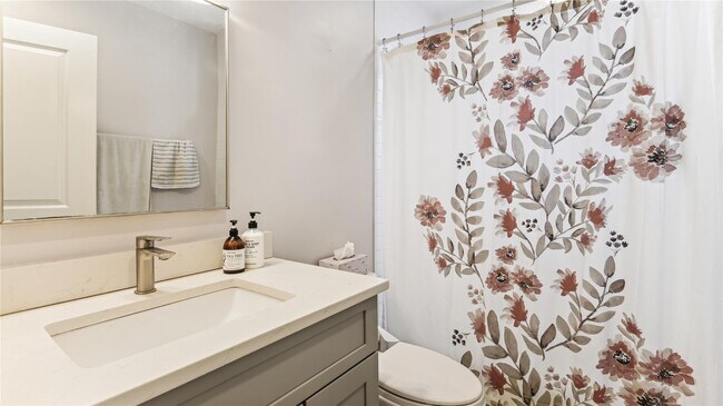 Building Photo - Modern 3BR/2.5BA Row Home with Parking & Private Backyard in SE DC