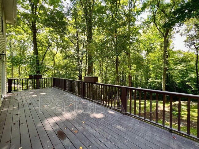 Building Photo - 48 Mountain Site Ln