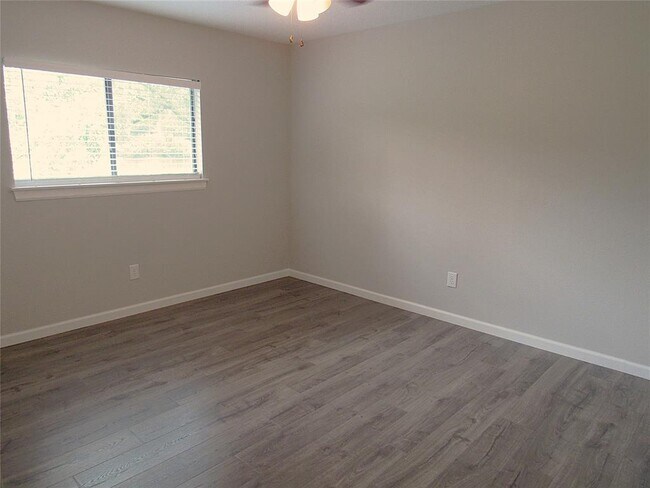 Building Photo - 3311 Golden Willow Dr