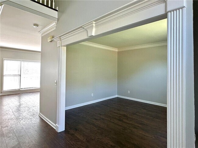 Building Photo - 2020 Bentwood Ct
