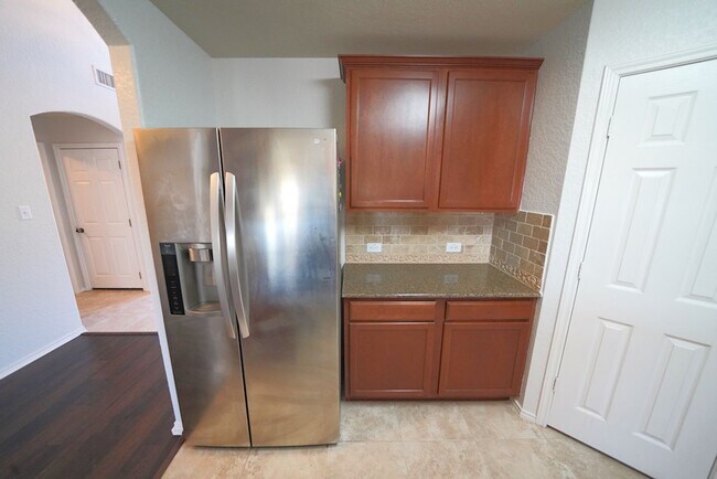 Building Photo - 6307 Myrtle Run