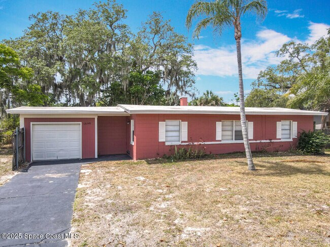 Primary Photo - 1590 Hilldale Rd