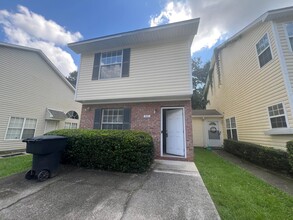 Building Photo - 3051 Camelliawood Cir E