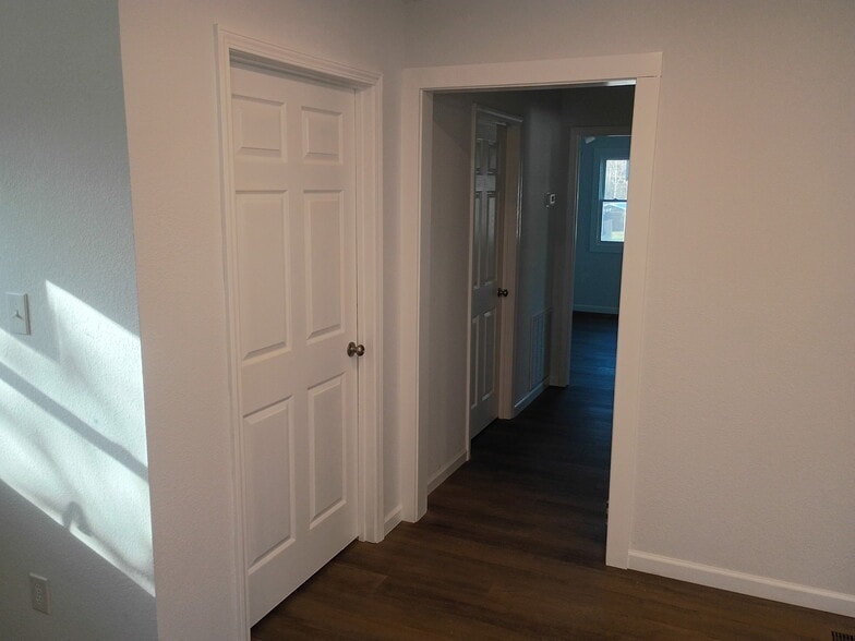 Building Photo - 101 Edmonds Dr