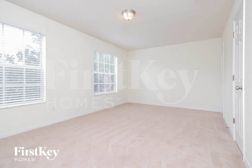 Building Photo - 17006 Falconridge Rd