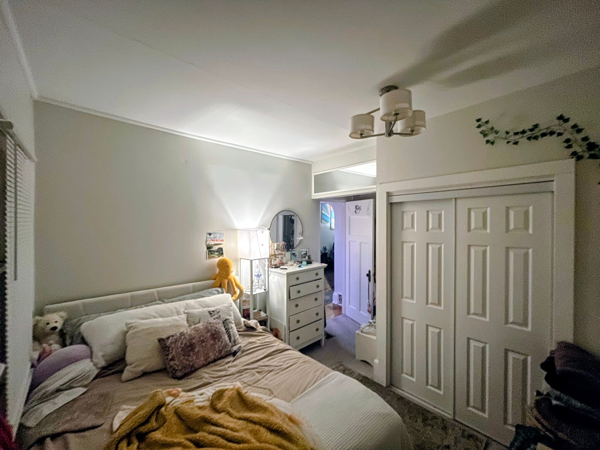 Building Photo - 2206 E Locust St