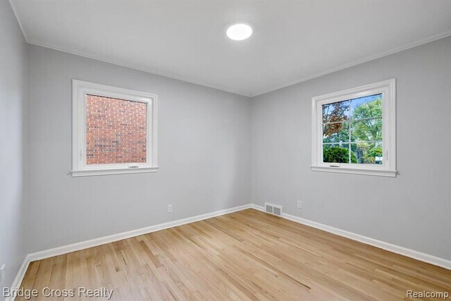 Building Photo - 2614 Essex St