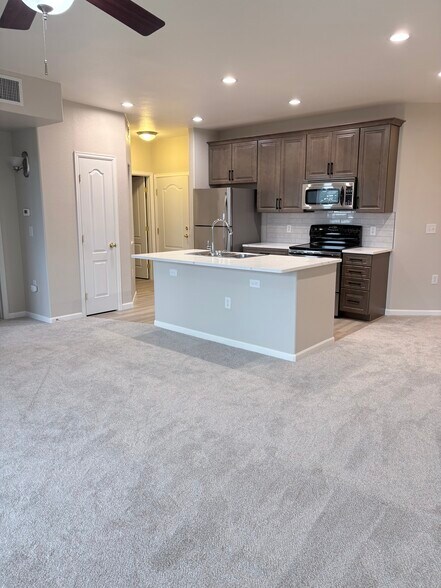 Building Photo - 10149 W 55th Dr