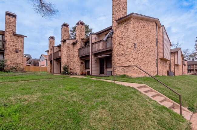 Building Photo - 2521 Crosstimbers Dr