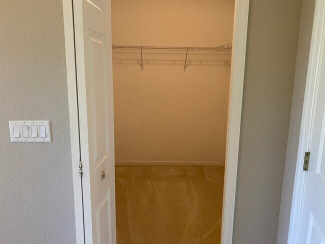 Building Photo - 7970 Evelyn Ct