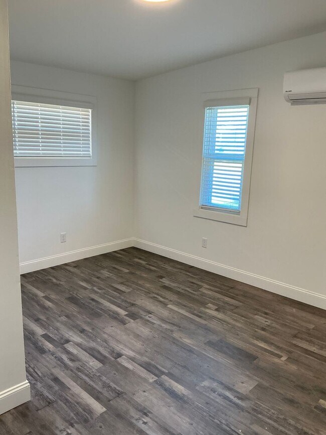 Building Photo - 1908 S Watkins St