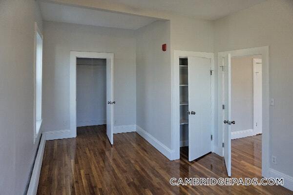 Building Photo - 116 Willow St