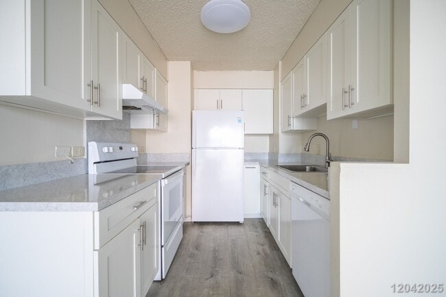 Building Photo - $2700.00 | 2bd/2ba Condominium in Century West (Salt Lake)