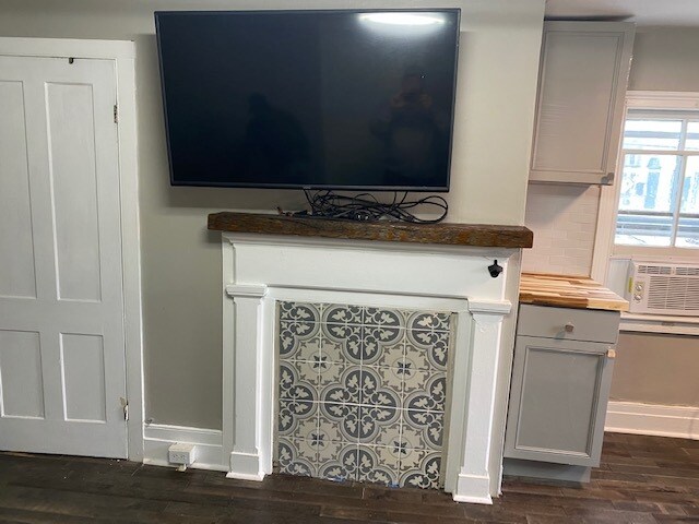 TV - 20 Leigh St