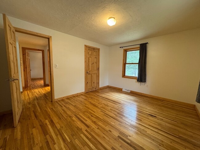 Building Photo - 2614 McKinney Lake Rd
