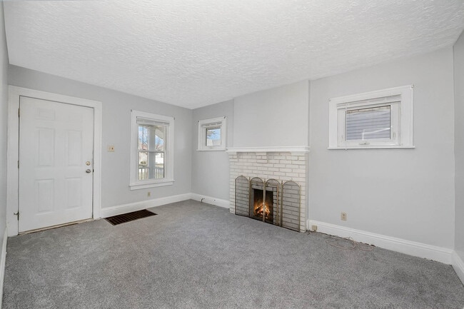 Building Photo - 1127 Cecelia Ave