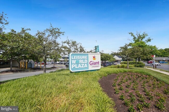 Building Photo - 15301 Beaverbrook Ct