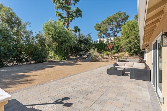 Building Photo - 24258 Highlander Rd