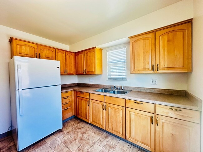 Building Photo - Downtown Benicia Duplex