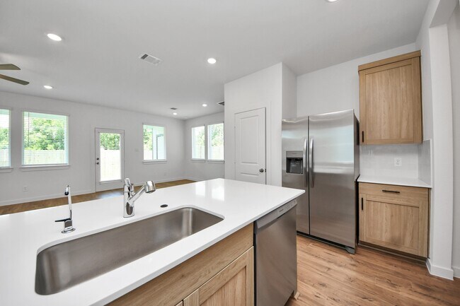 Building Photo - 2138 Olivos St