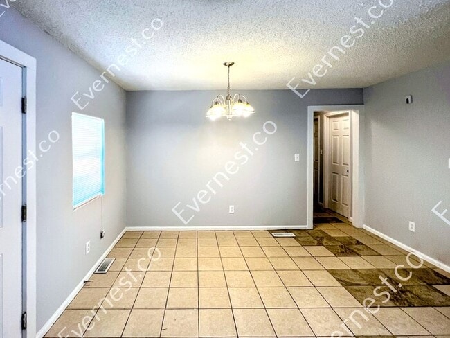Building Photo - 8134 Douglas Ave
