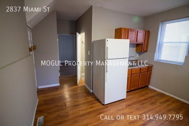 Building Photo - 2837 Miami St
