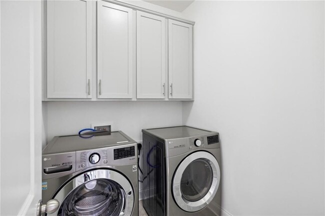 Building Photo - 2436 Skyland Way NE